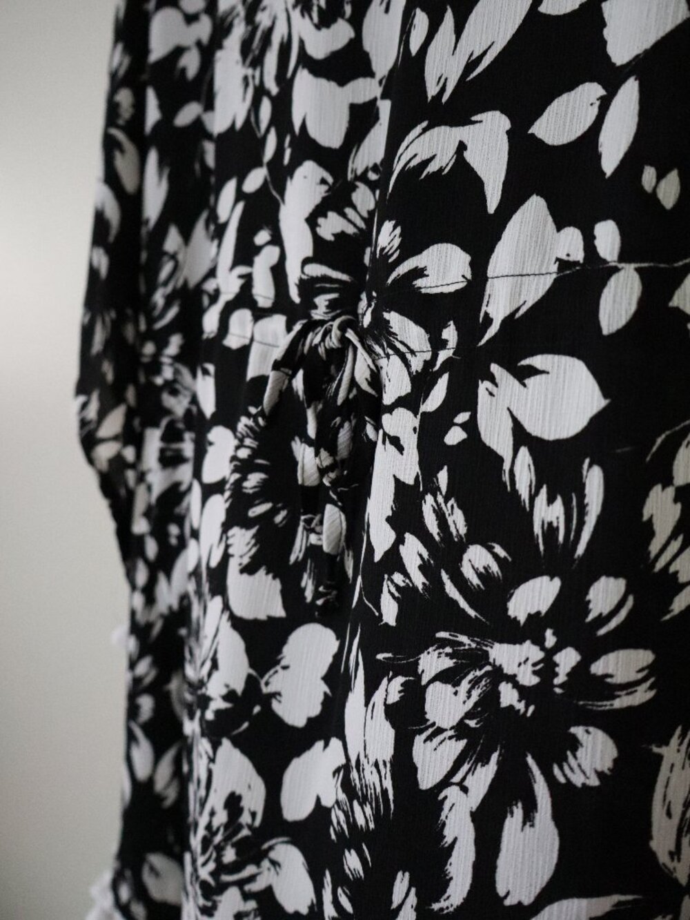 Black and White Floral Swimsuit Cover Up with Tassels, Susan Graver size M - Picture 3 of 7
